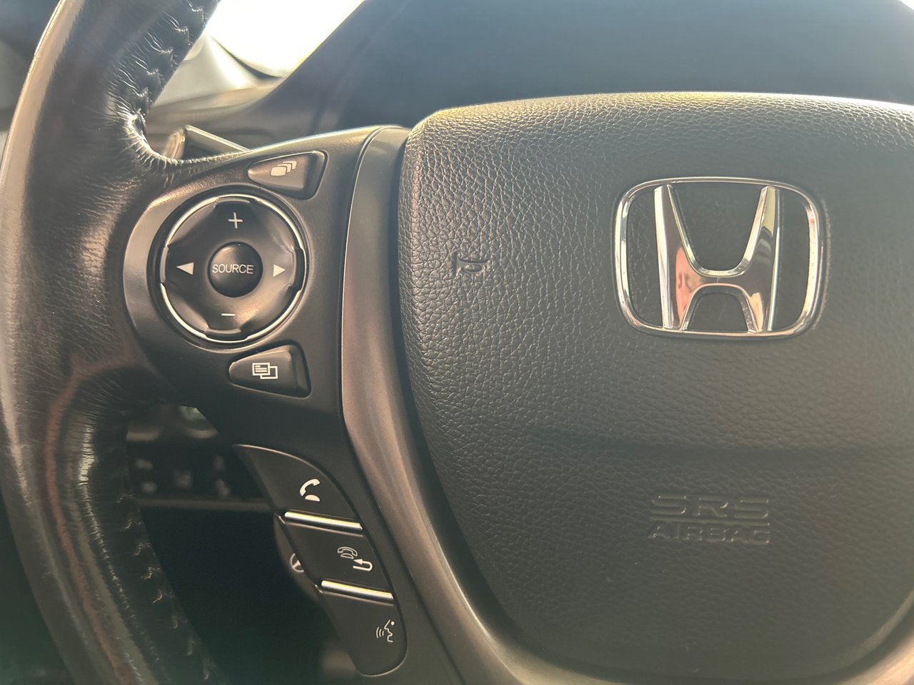 2017 Honda Pilot - Image 31