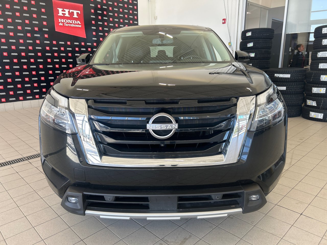 2022 Nissan Pathfinder - Image 4