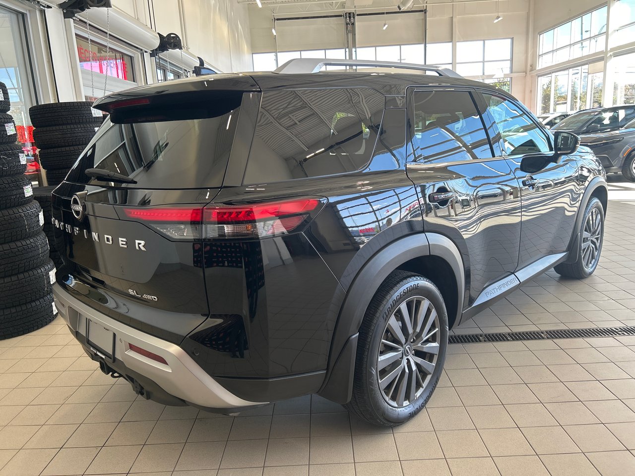 2022 Nissan Pathfinder - Image 7
