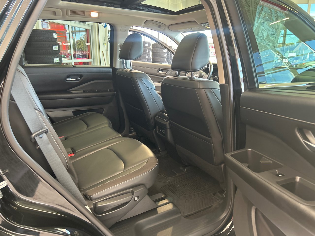 2022 Nissan Pathfinder - Image 14