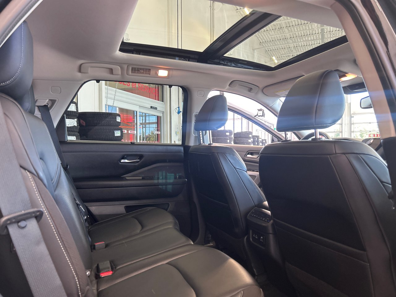 2022 Nissan Pathfinder - Image 15