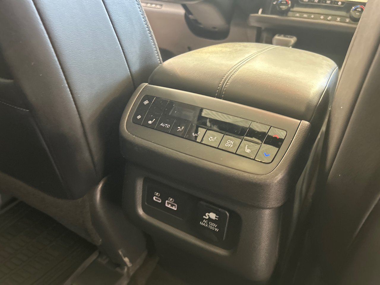 2022 Nissan Pathfinder - Image 16