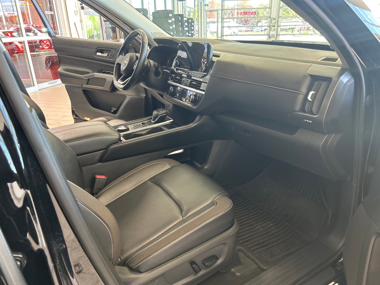 2022 Nissan Pathfinder - Image 18