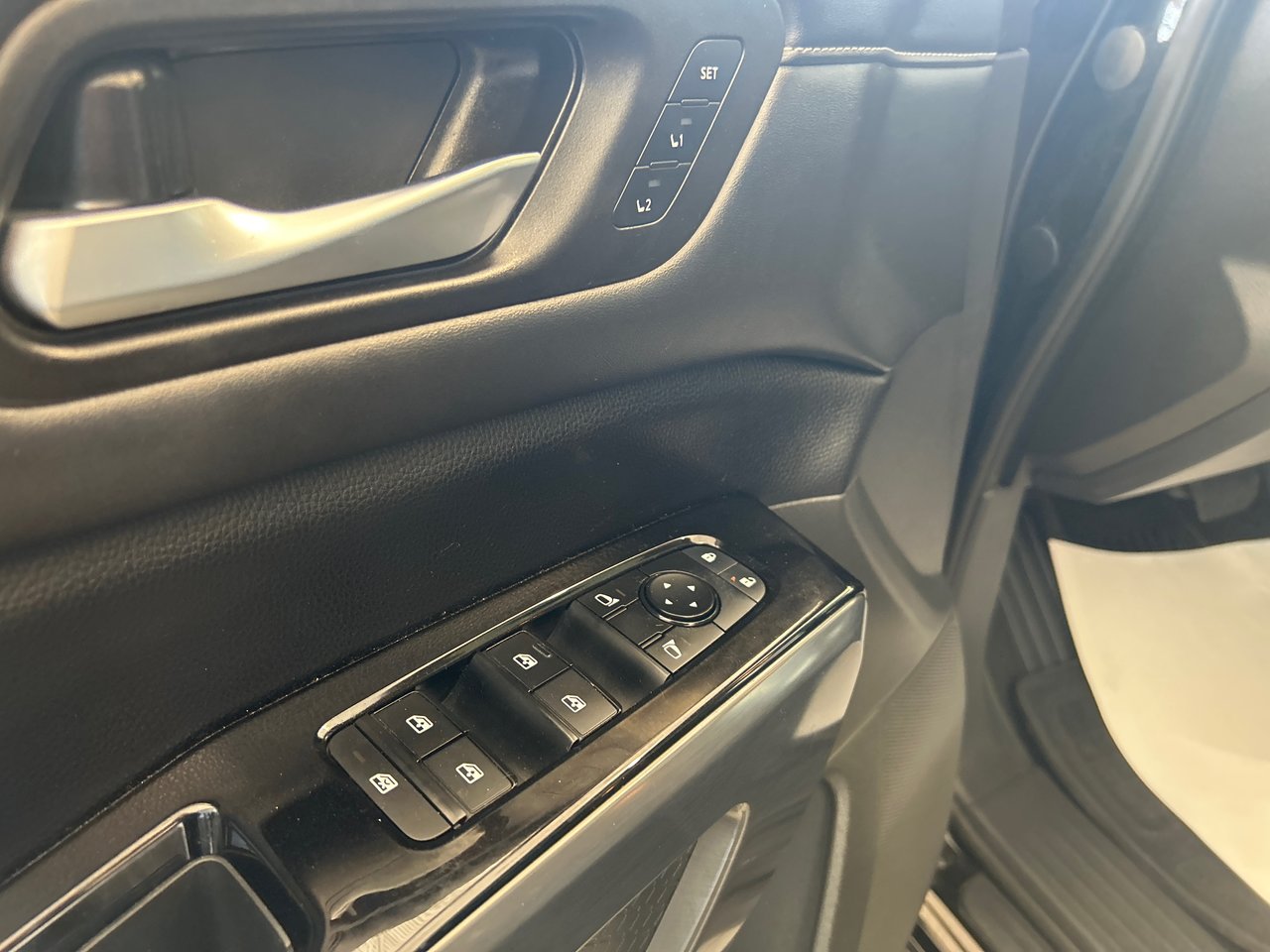 2022 Nissan Pathfinder - Image 25