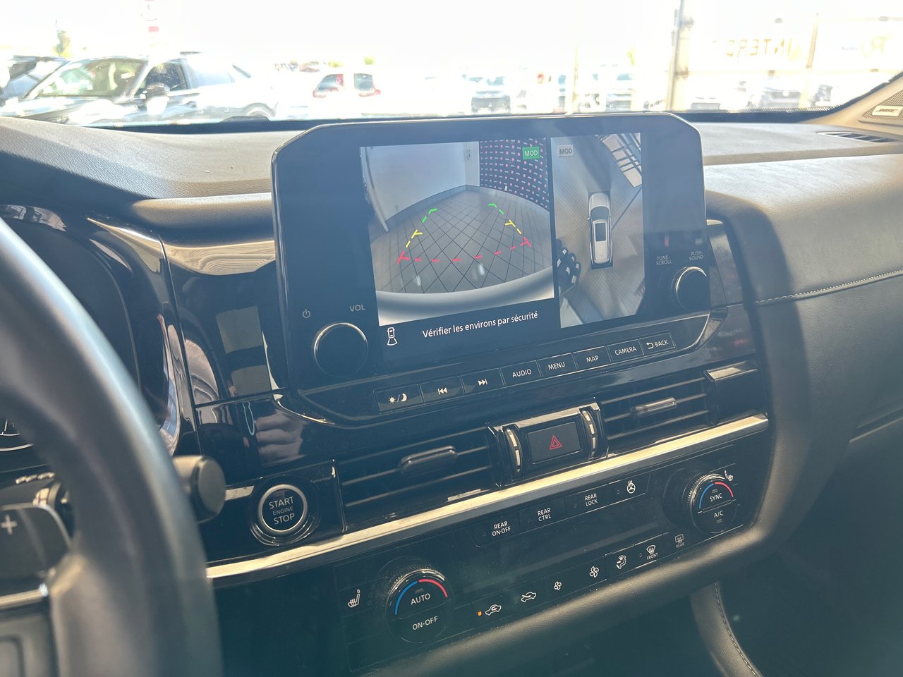 2022 Nissan Pathfinder - Image 30