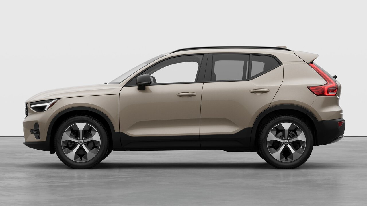 2026 Volvo XC40 - Image 8