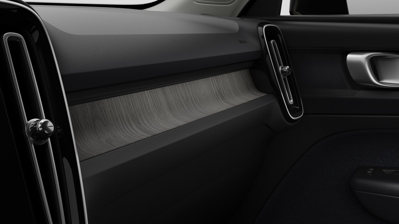 2026 Volvo XC40 - Image 9