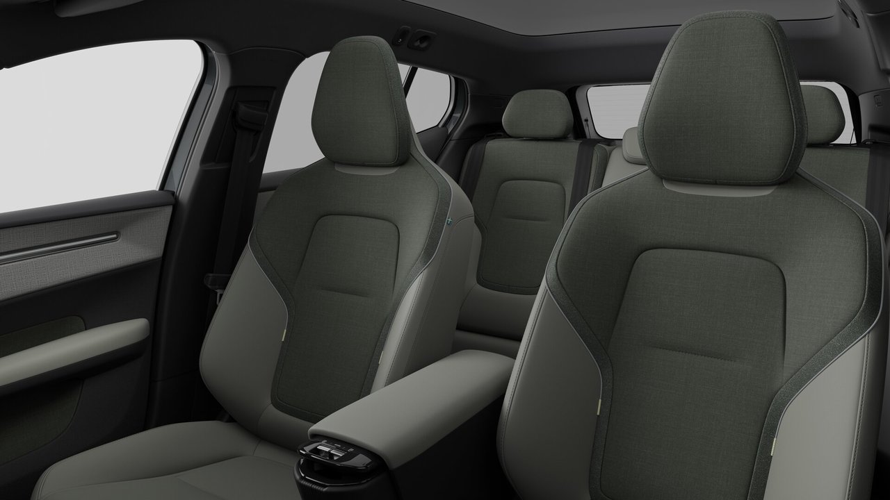 2026 Volvo EX30 - Image 12