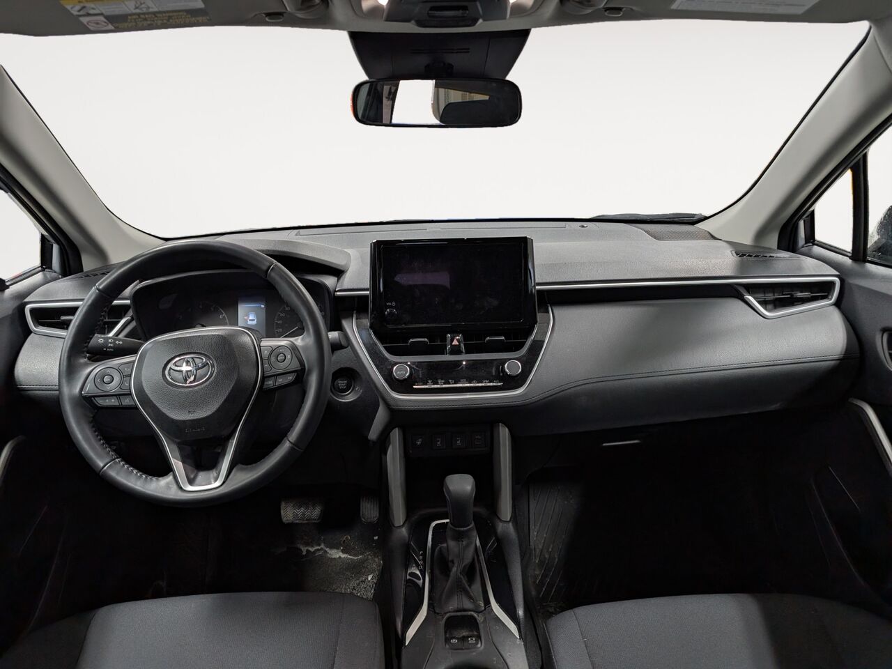 2025 Toyota Corolla Cross - Image 8