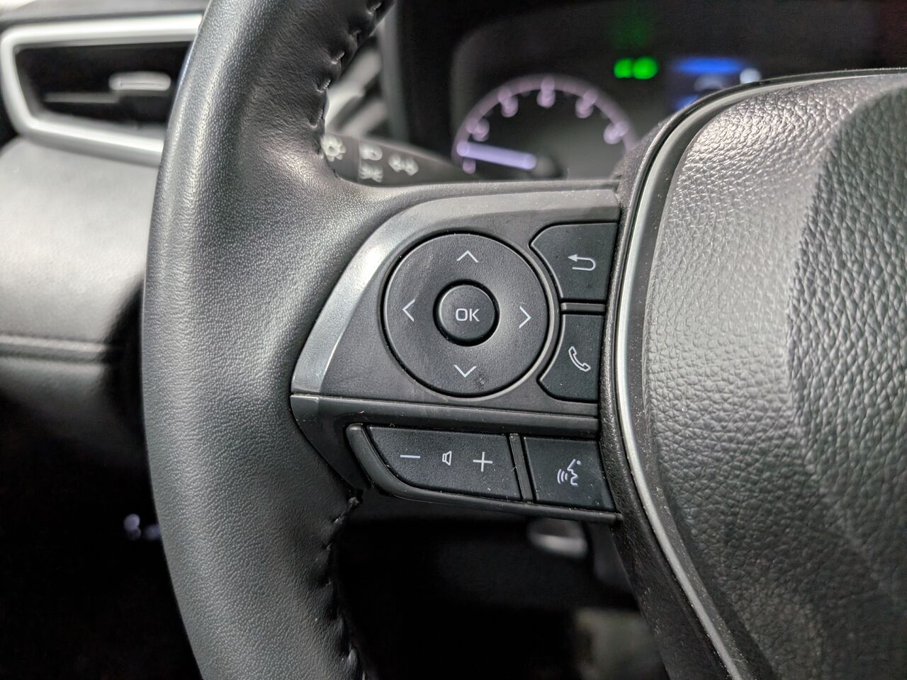 2025 Toyota Corolla Cross - Image 14