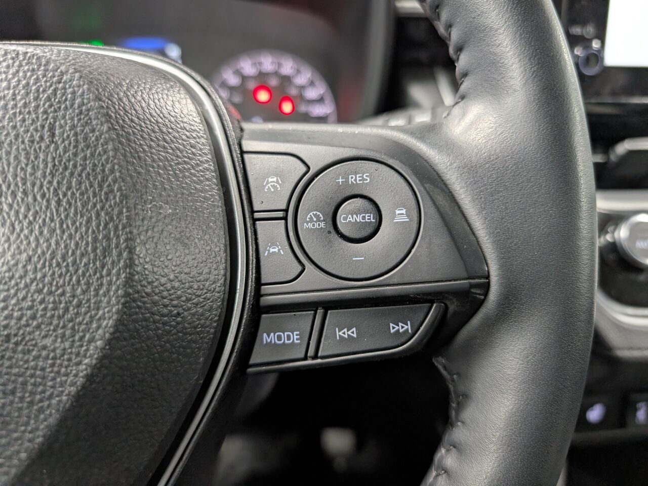 2025 Toyota Corolla Cross - Image 15