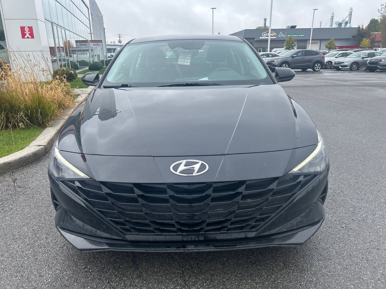 2023 Hyundai Elantra - Image 10
