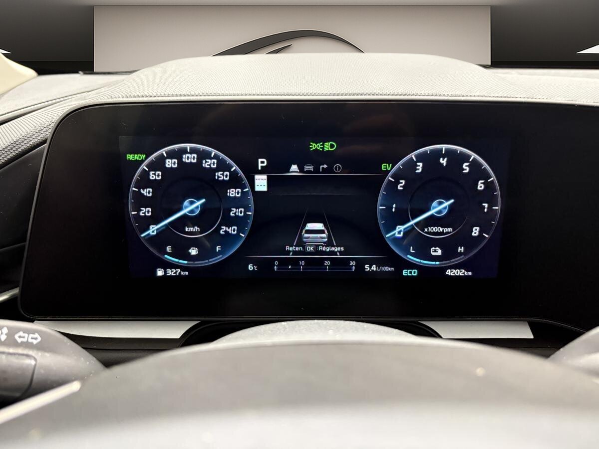 2025 Kia Niro HEV - Image 15