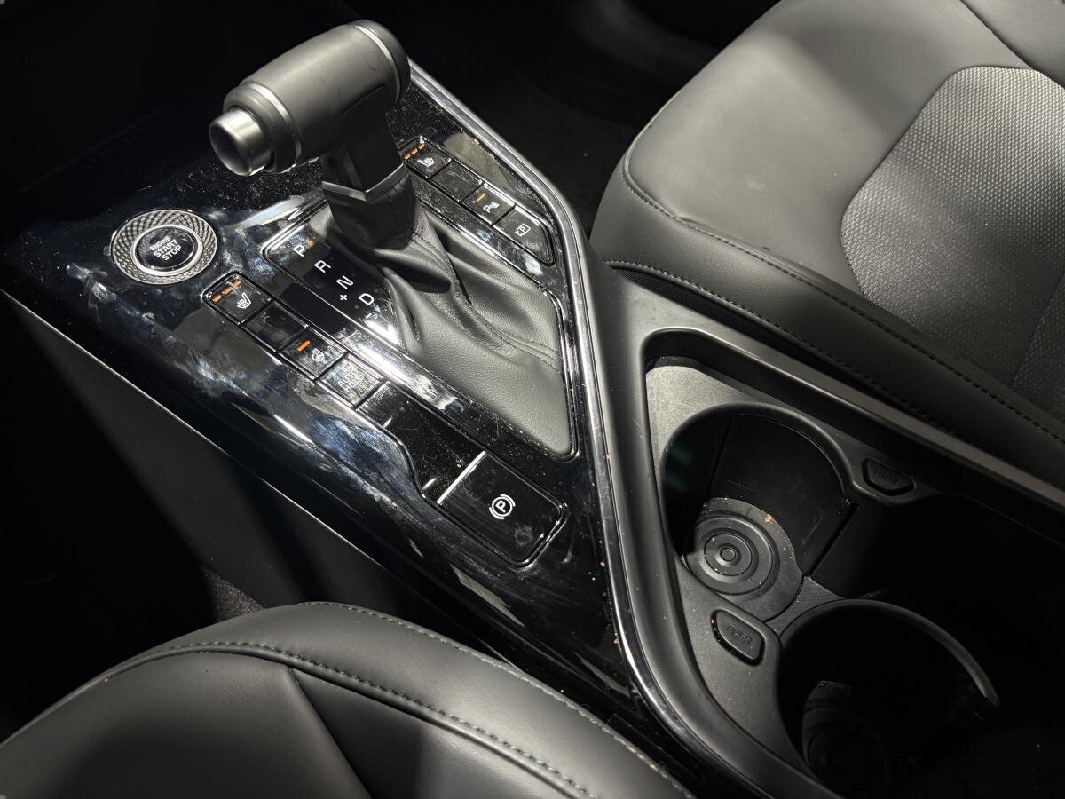 2025 Kia Niro HEV - Image 17