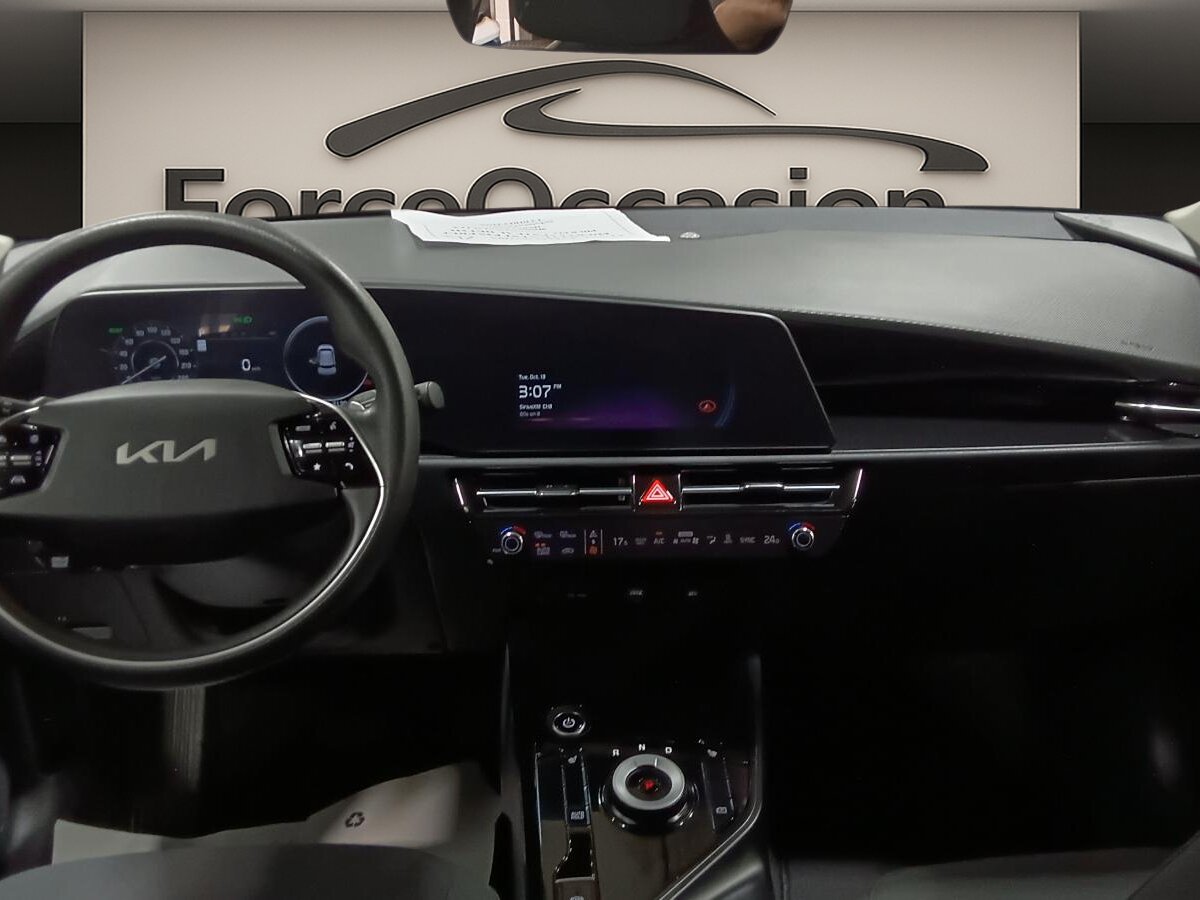 2025 Kia Niro - Image 4