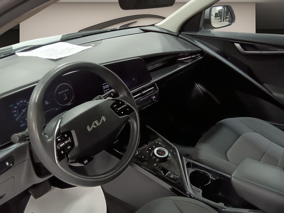 2025 Kia Niro - Image 9