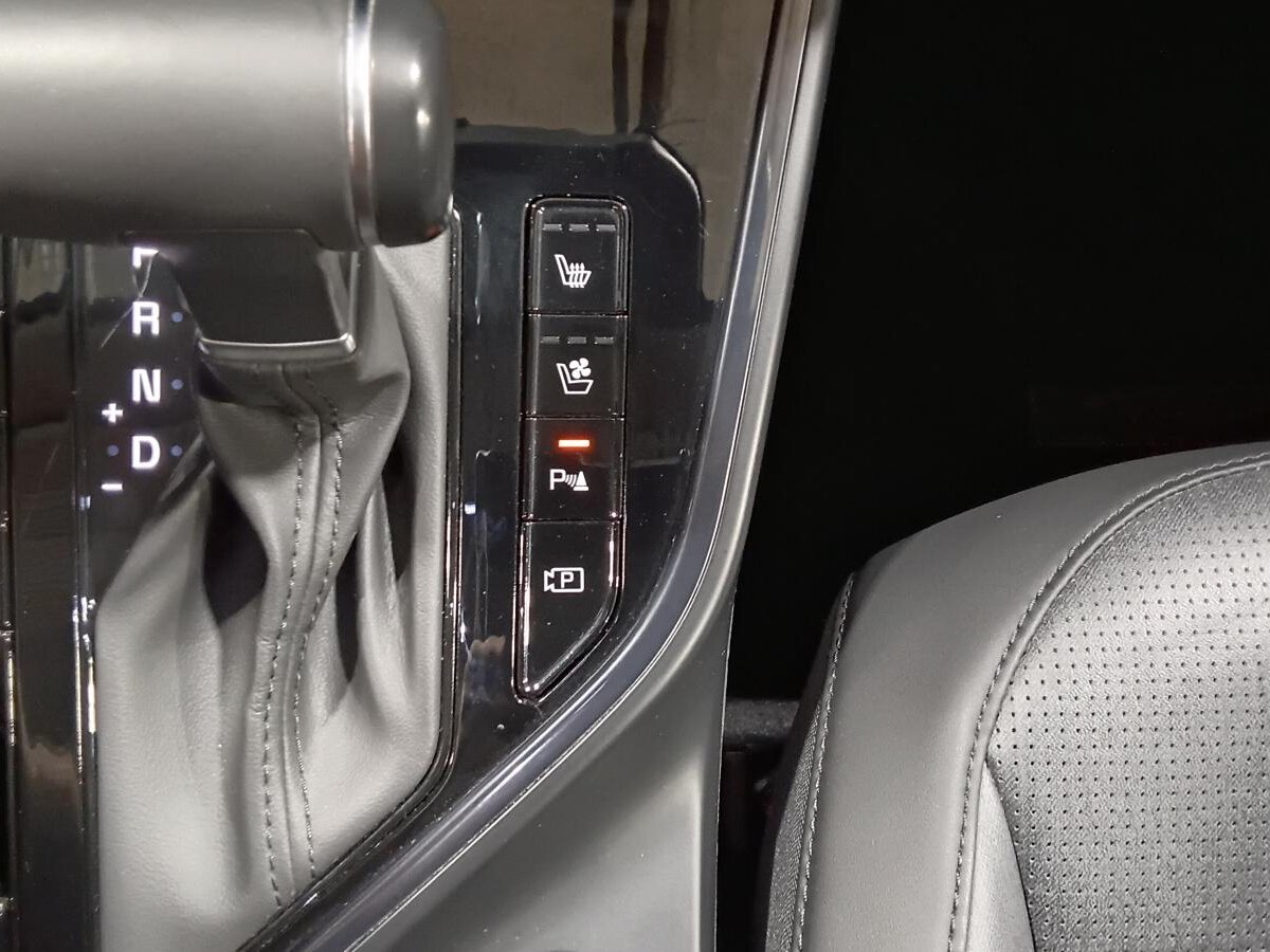 2024 Kia Niro - Image 17