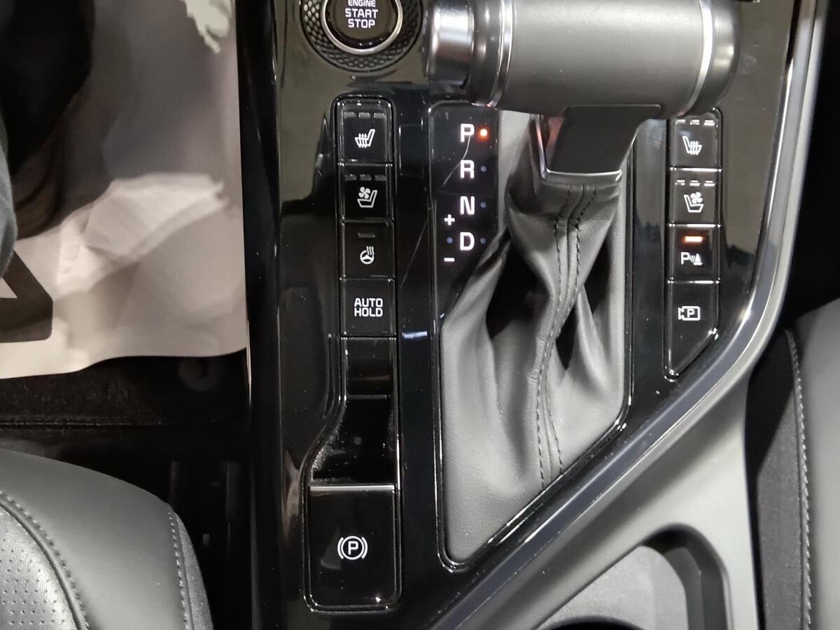 2024 Kia Niro - Image 18