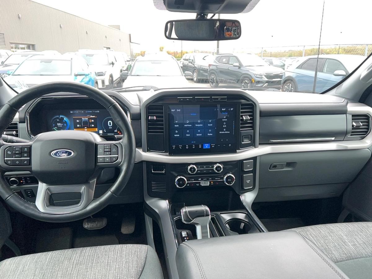 2023 Ford F-150 Lightning - Image 19