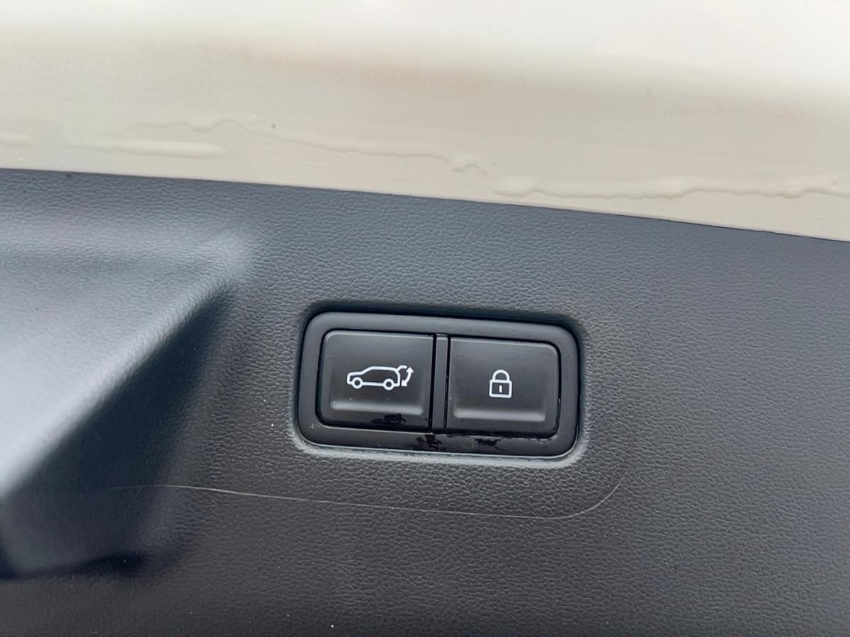 2025 Hyundai Santa Fe - Image 20