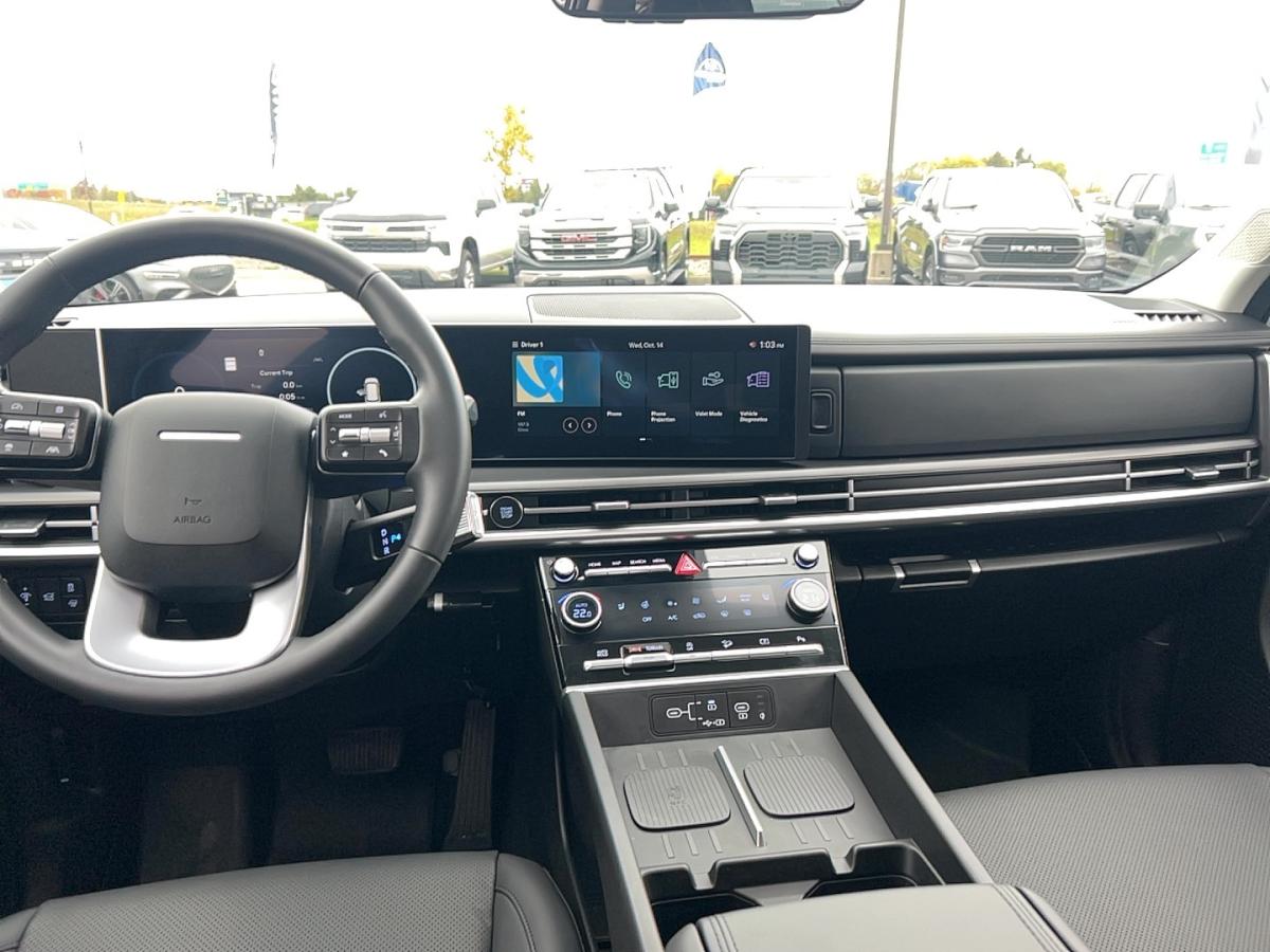 2025 Hyundai Santa Fe - Image 21