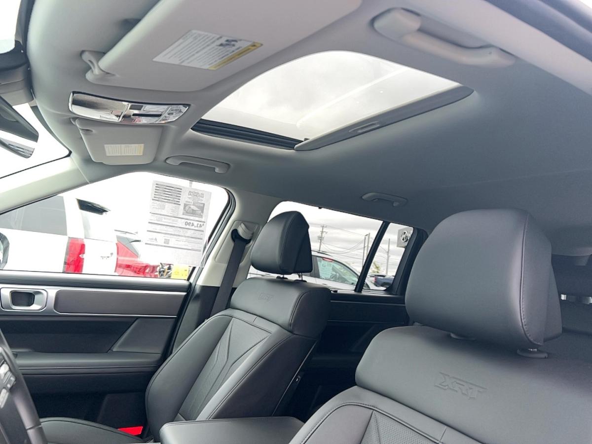 2025 Hyundai Santa Fe - Image 29