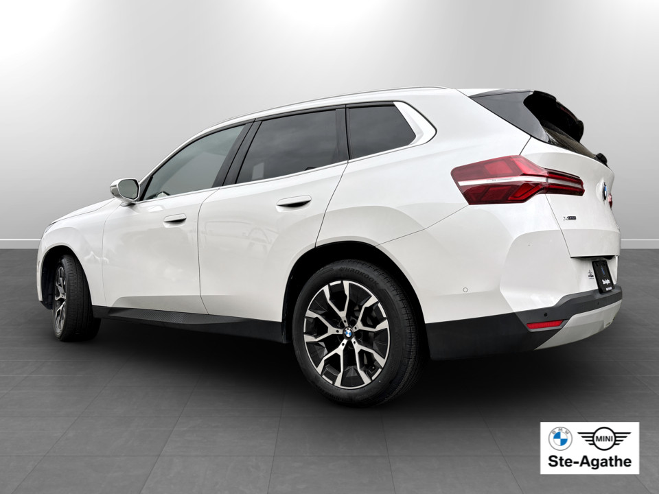 2025 BMW X3 - Image 3