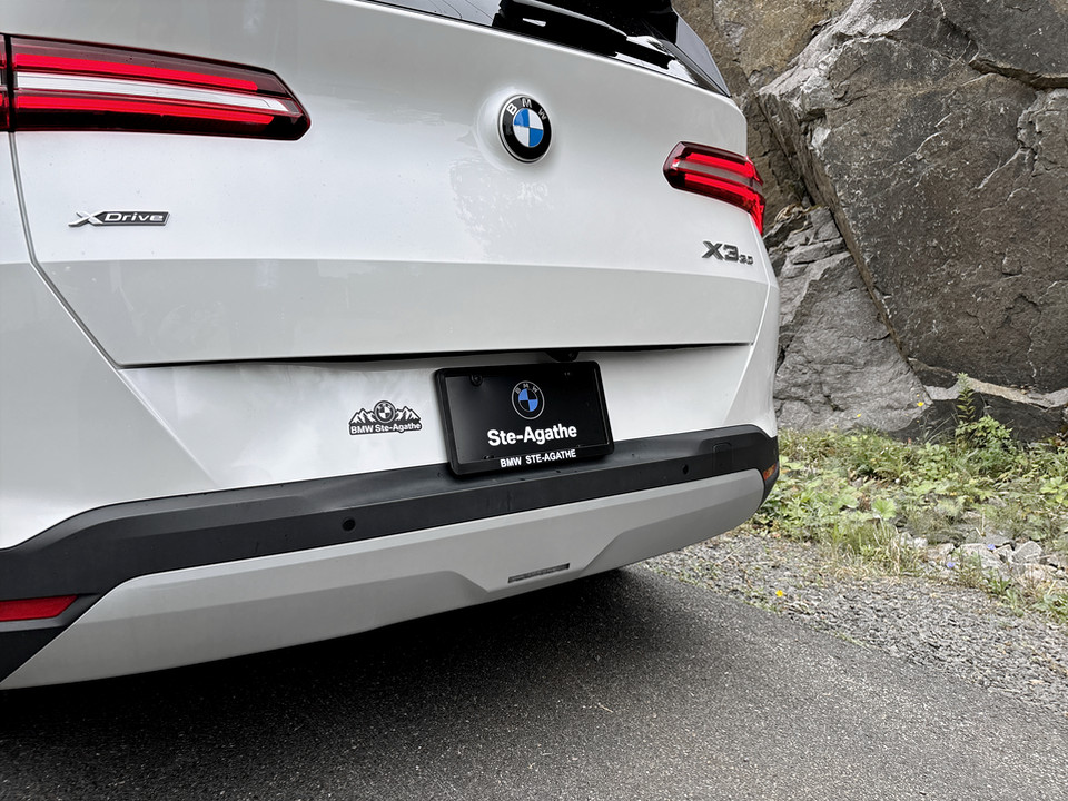 2025 BMW X3 - Image 14