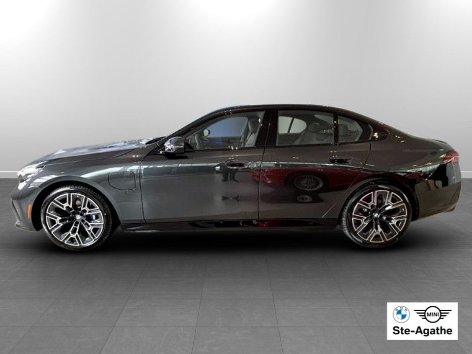 2026 BMW Others - Image 2