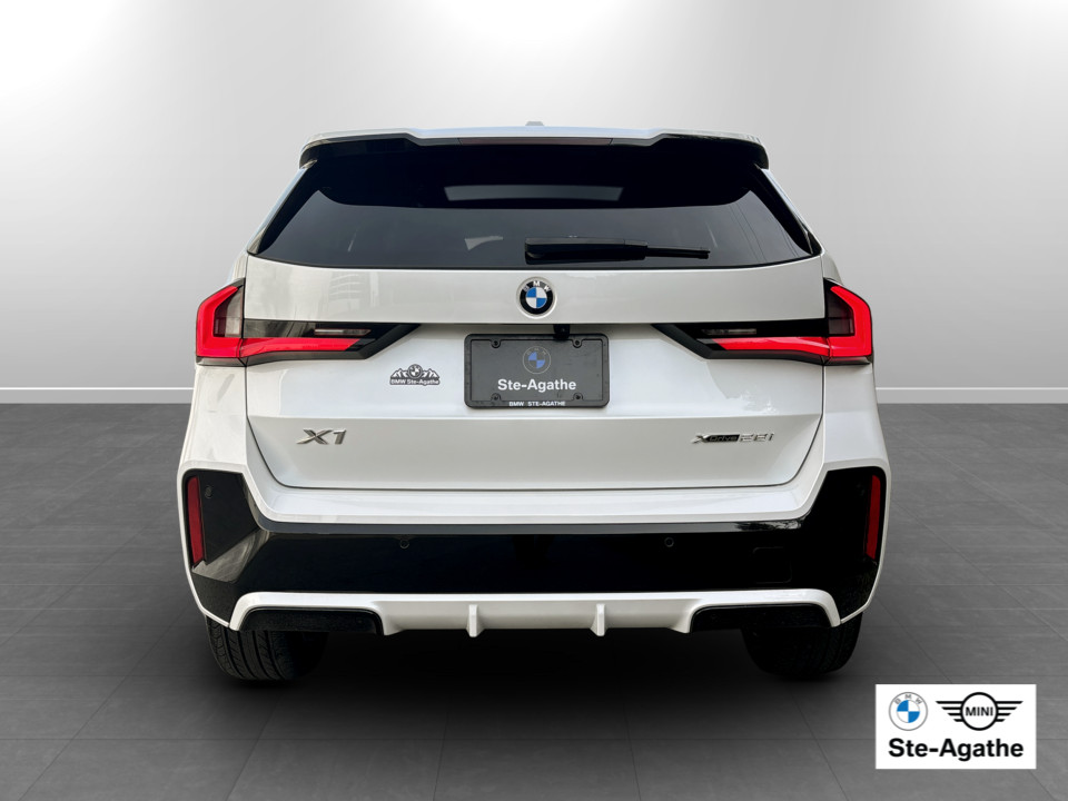 2025 BMW X1 - Image 5