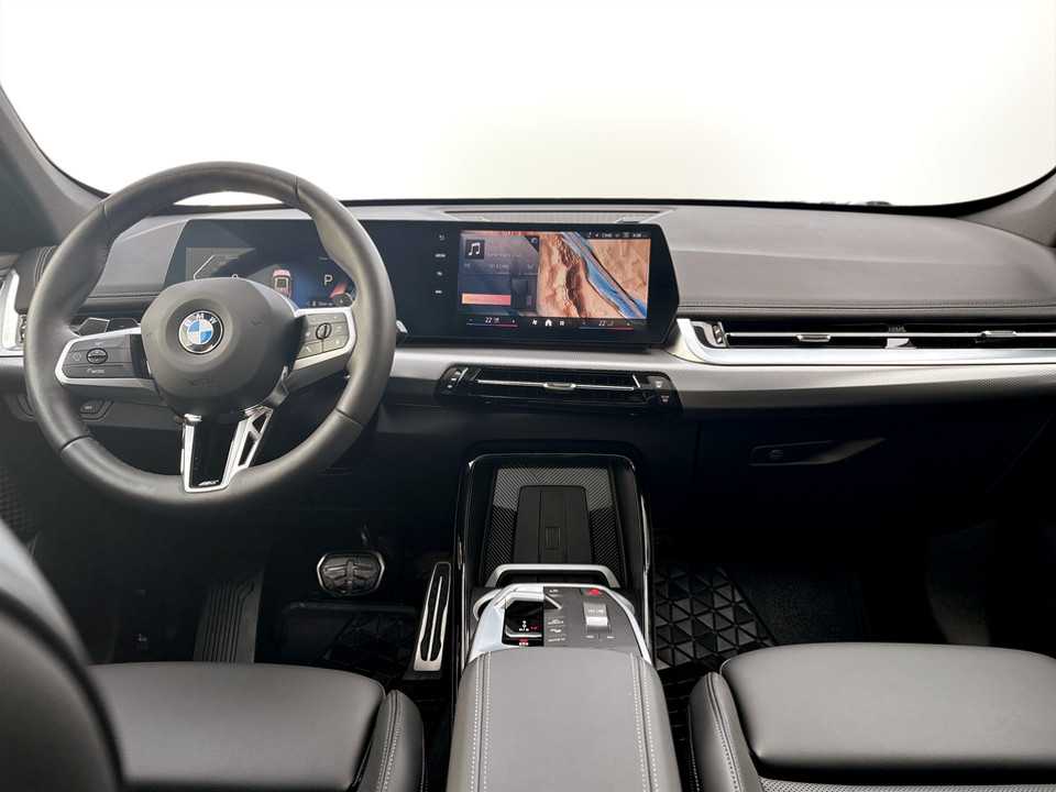 2025 BMW X1 - Image 10