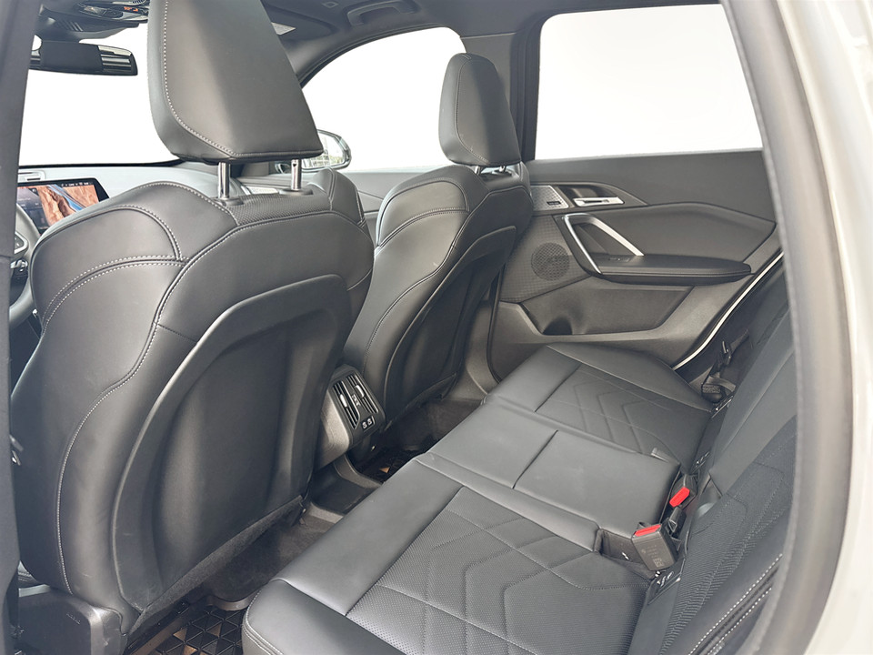 2025 BMW X1 - Image 12