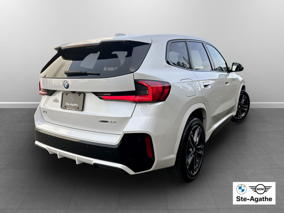 2025 BMW X1 - Image 15