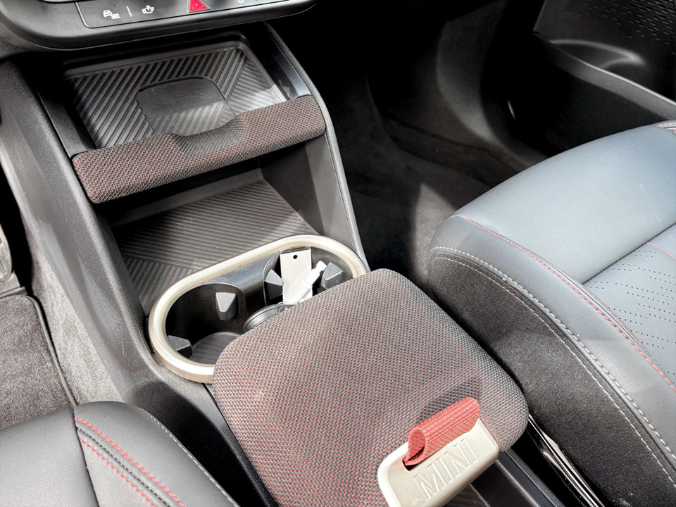 2025 Mini Cooper Countryman - Image 16