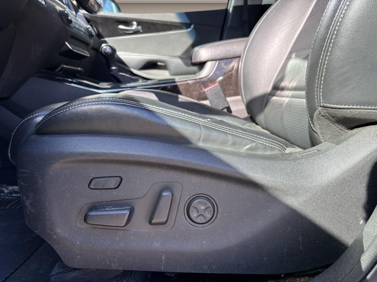 2017 Kia Sorento - Image 16