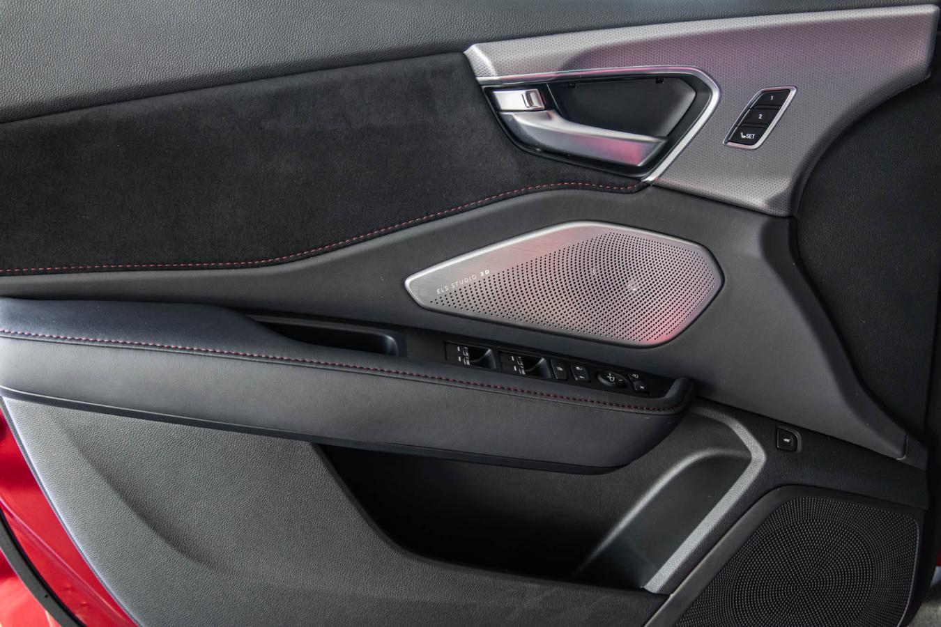 2025 Acura RDX - Image 13