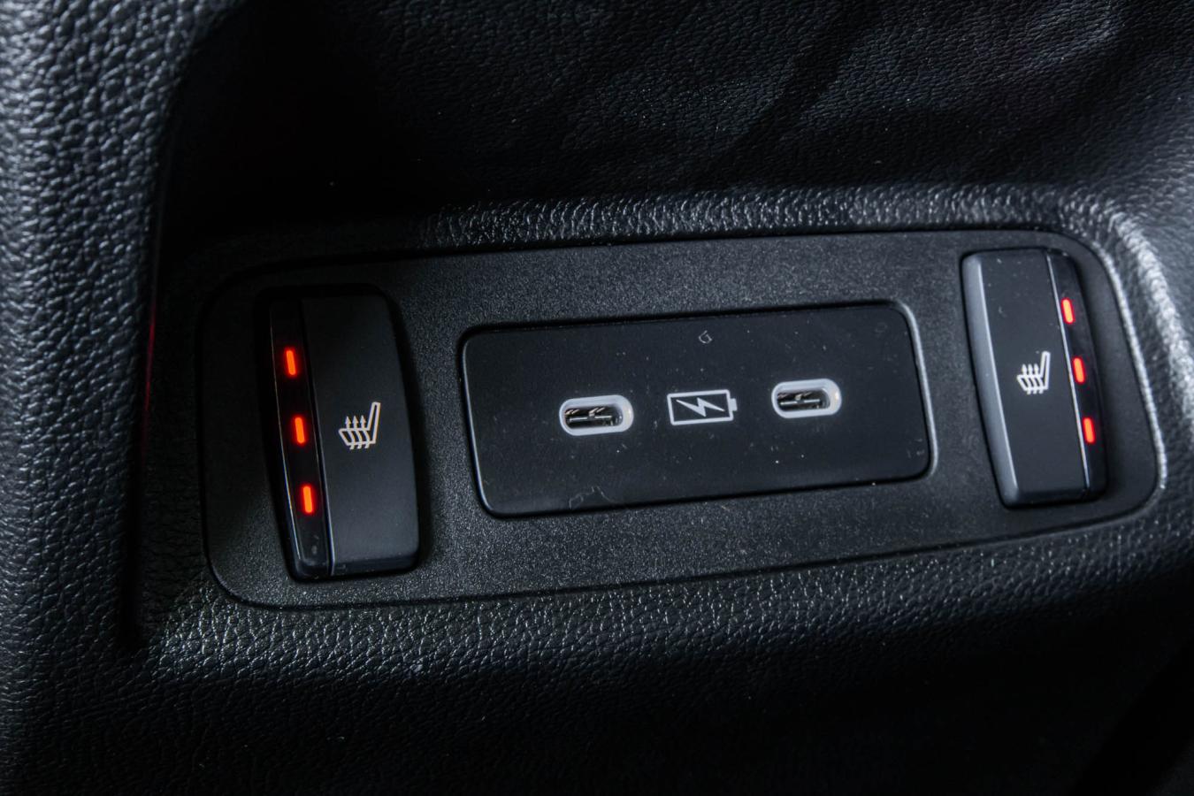 2025 Acura RDX - Image 33