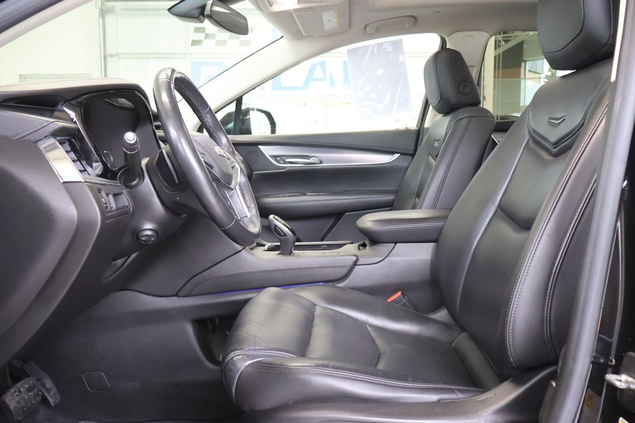 2018 Cadillac XT5 - Image 2