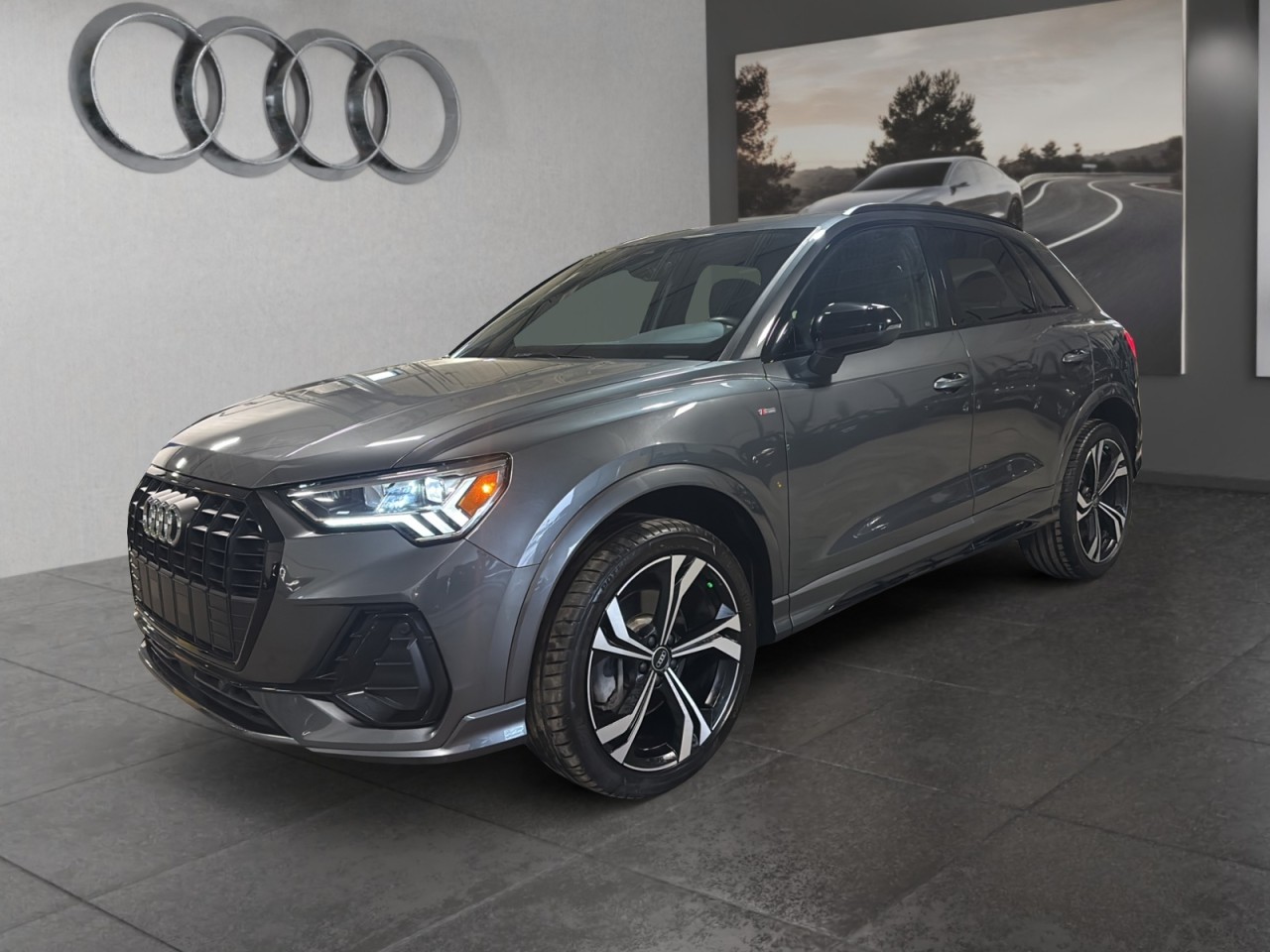 2024 Audi Q3 - Image 3