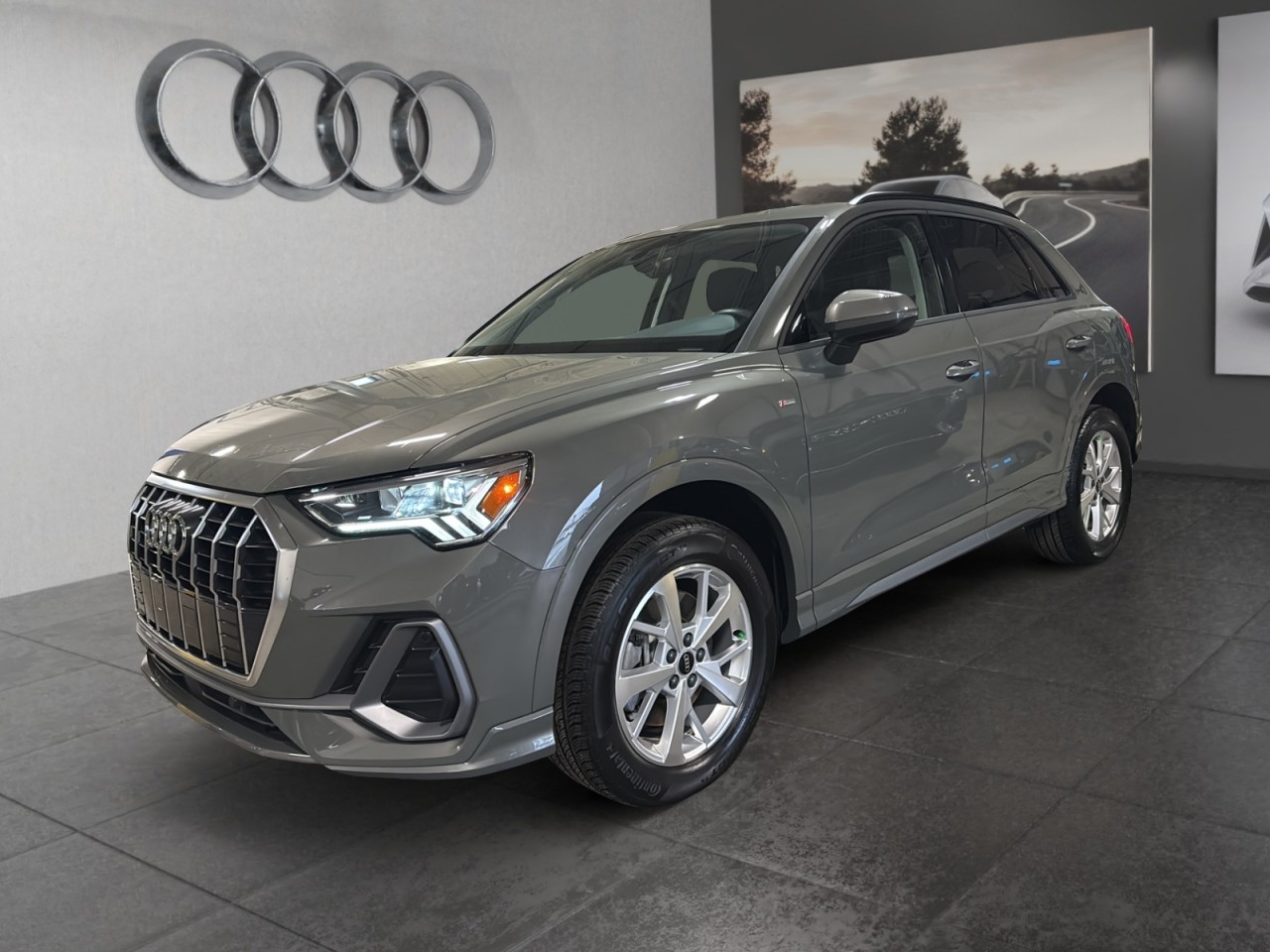 2024 Audi Q3 - Image 3