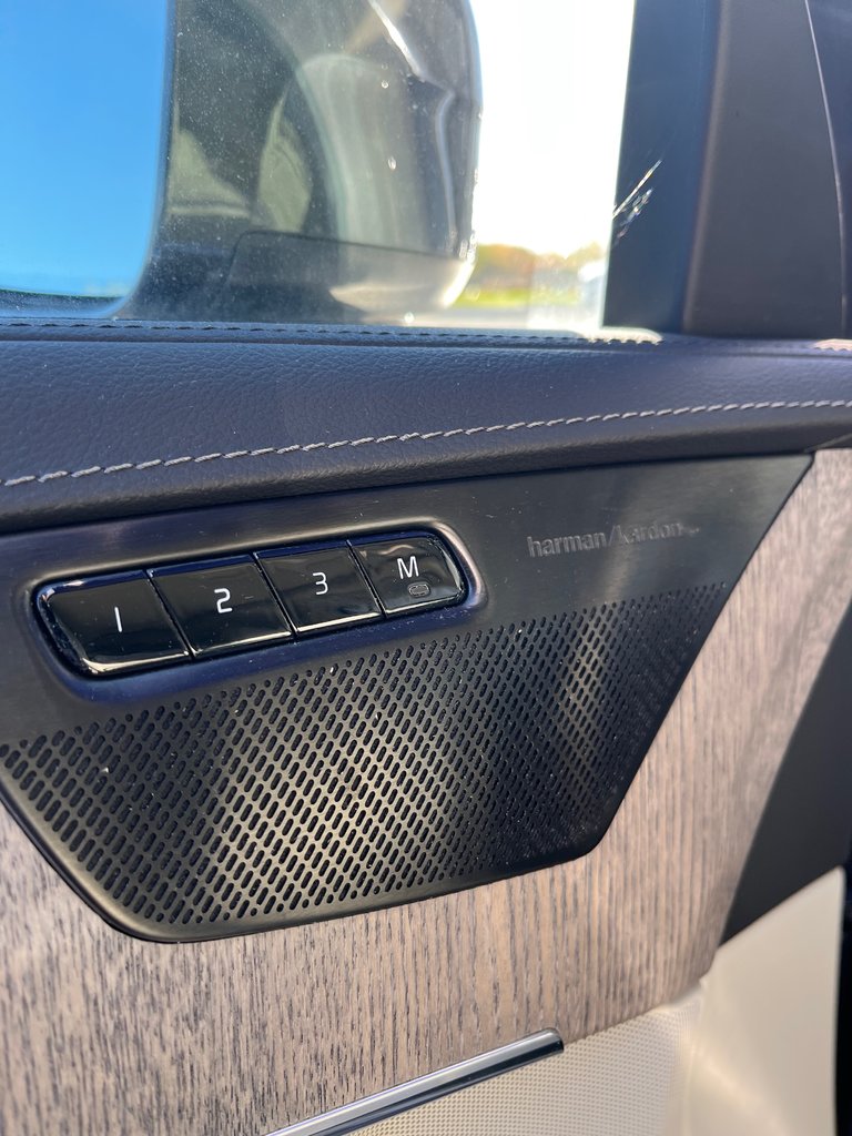 2024 Volvo XC90 - Image 6