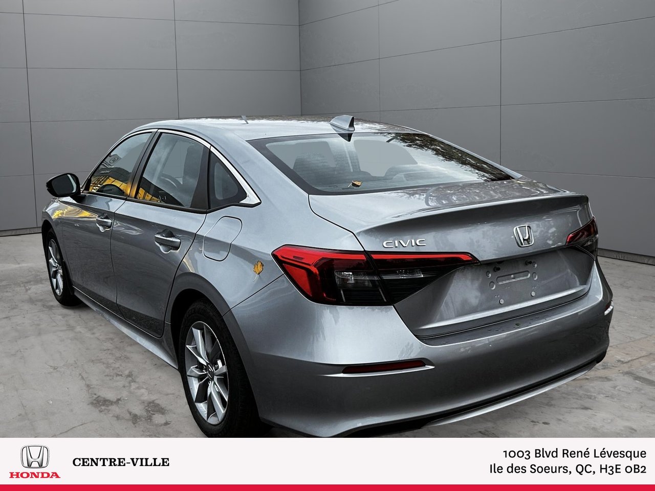 2022 Honda Civic Sedan - Image 4