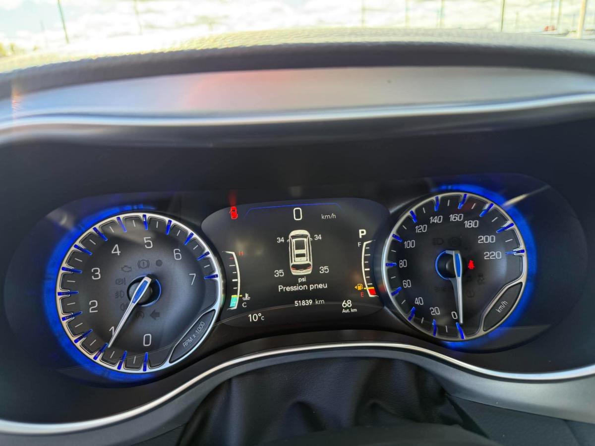 2025 Chrysler Pacifica - Image 24