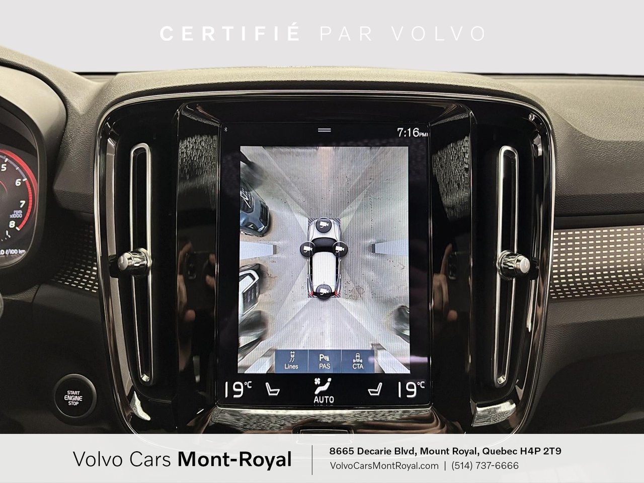 2022 Volvo XC40 - Image 17