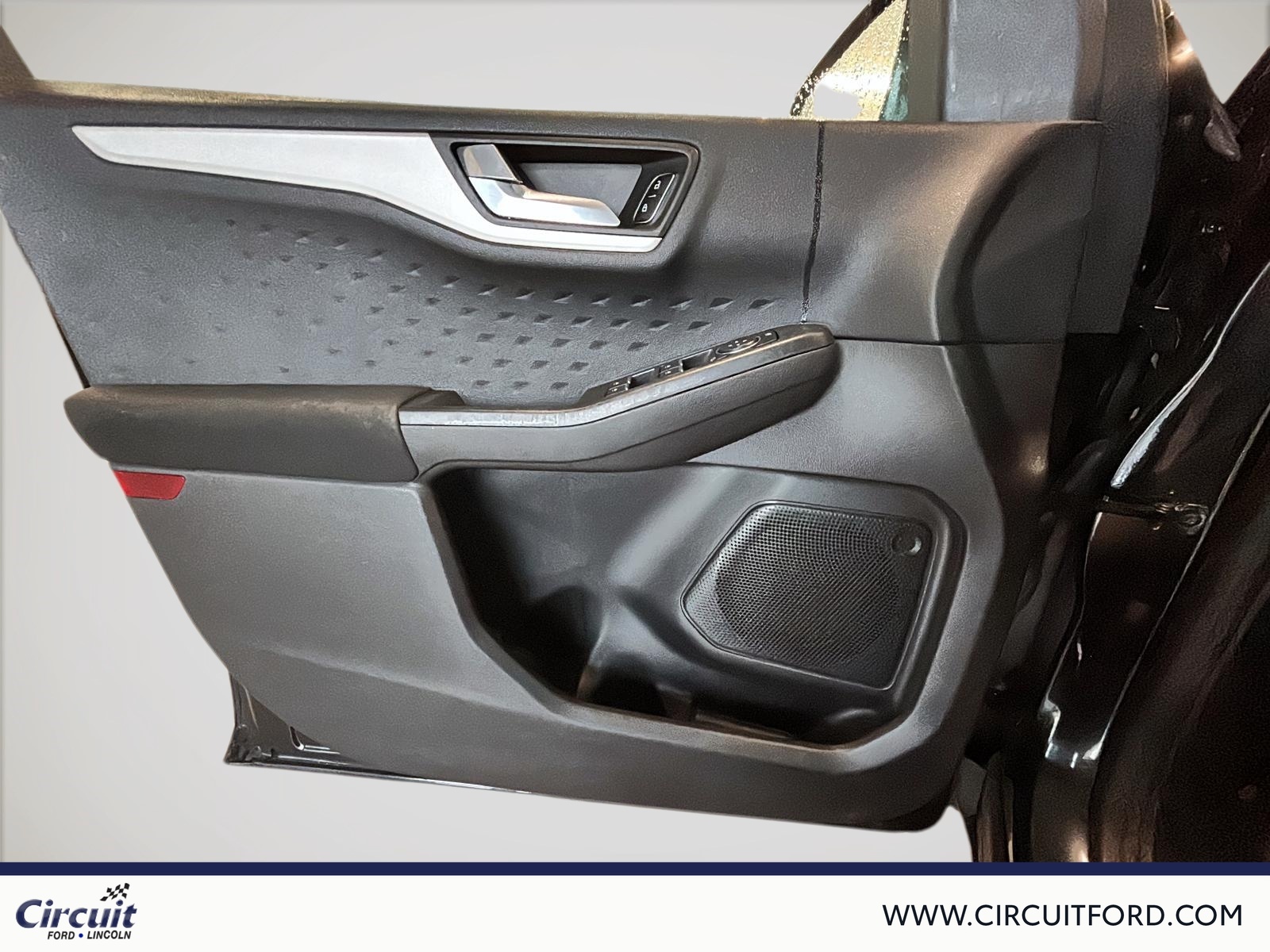 2020 Ford Escape - Image 10