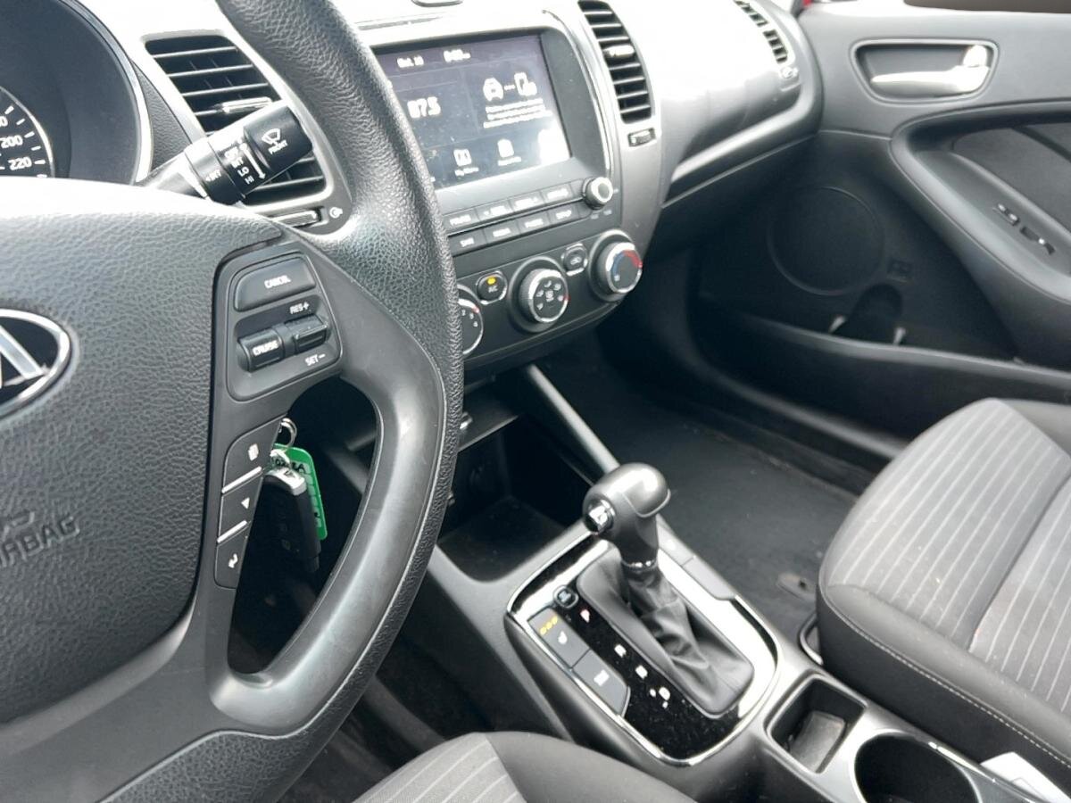 2018 Kia Forte - Image 16