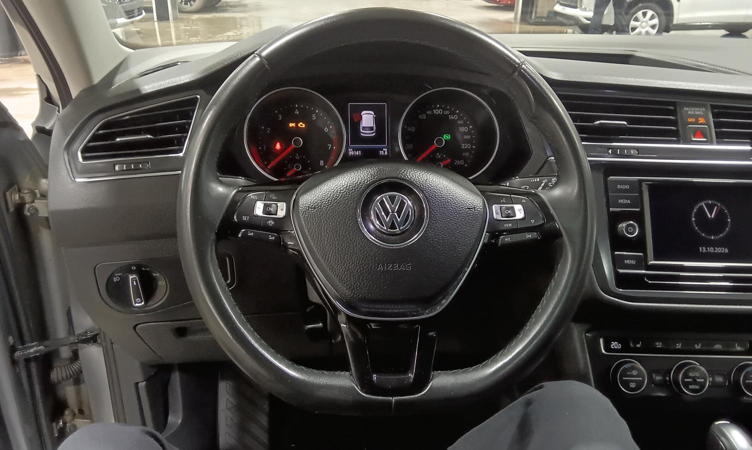 2020 Volkswagen Tiguan - Image 15