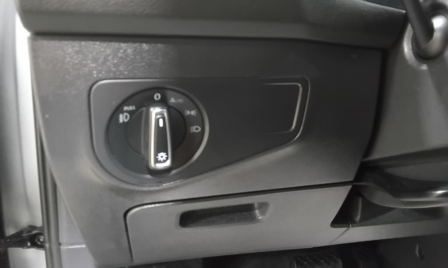 2020 Volkswagen Tiguan - Image 29
