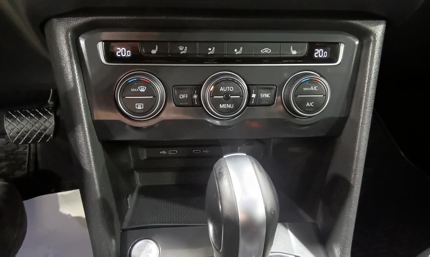 2020 Volkswagen Tiguan - Image 30