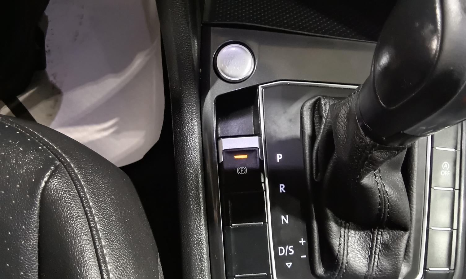 2020 Volkswagen Tiguan - Image 32